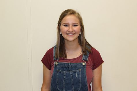 Erika Cook's staff profile picture for "The Bear Facts".